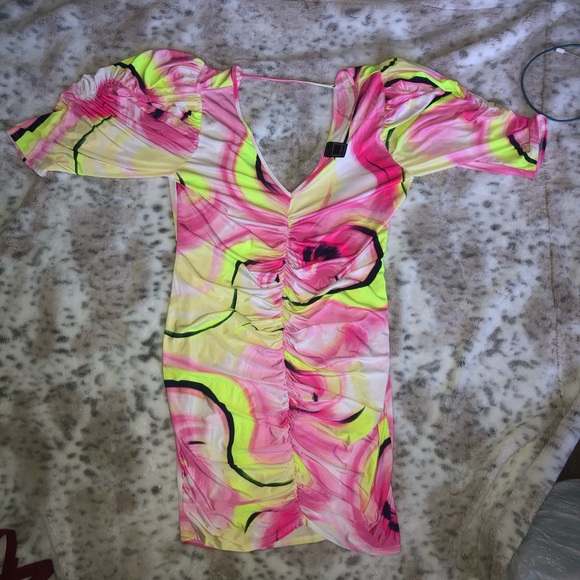 NWOT Plus Abstract Ruched Dress - Picture 2 of 11